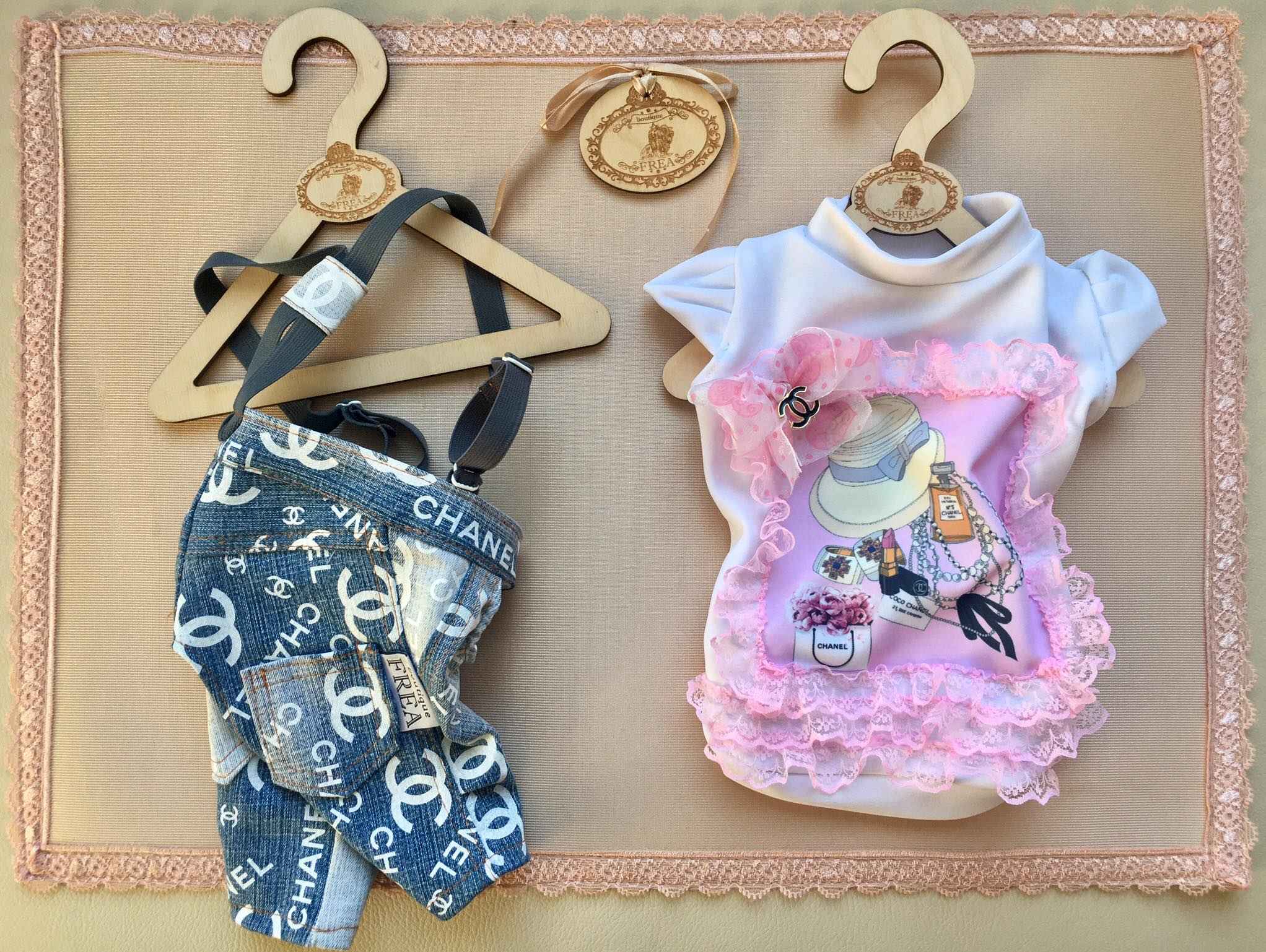 Блузка и дънково панталонче “My Yorkie Fashion Icon collection by FREA”